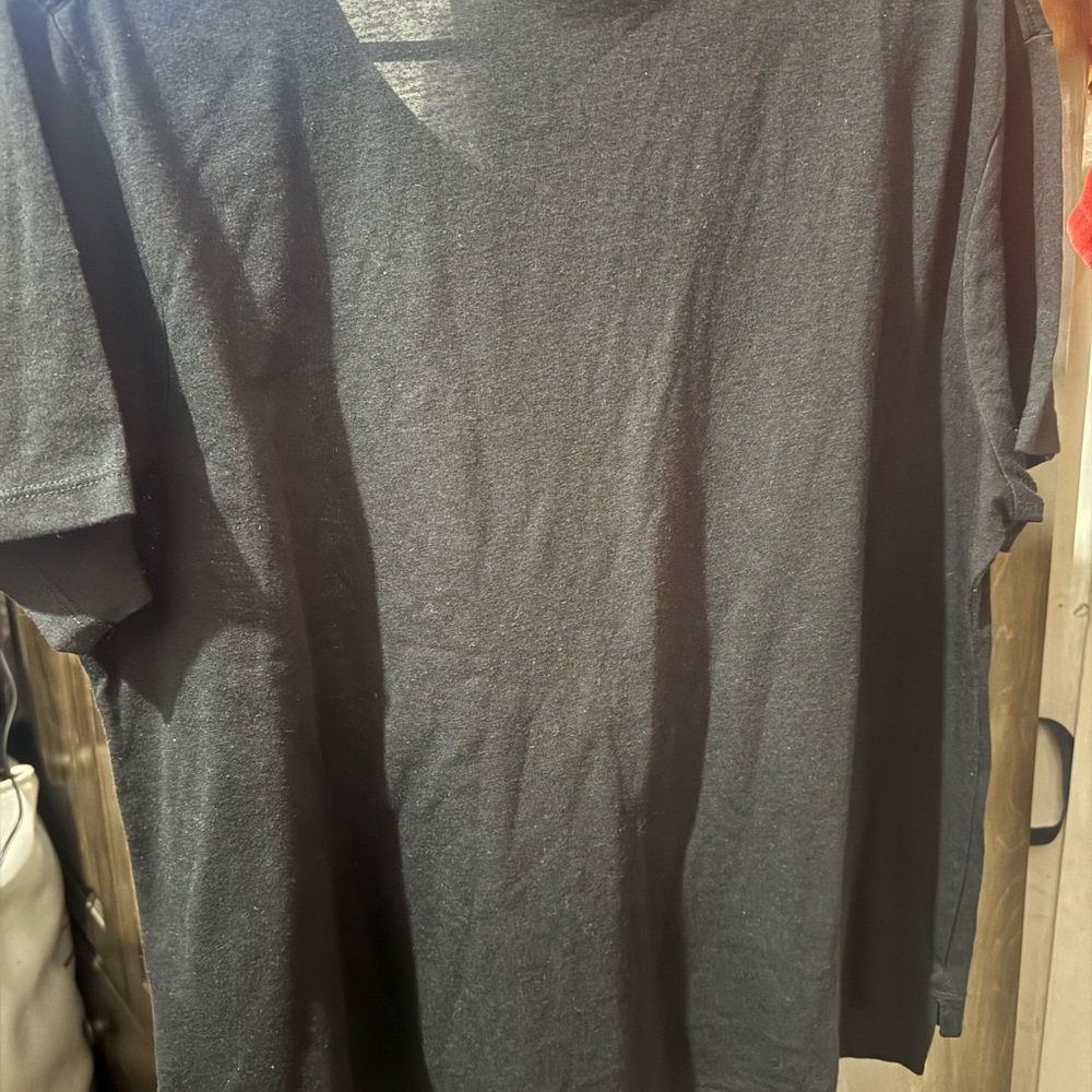 Nike Men's Black Tee with Subtle Logo - Picture 3 of 4